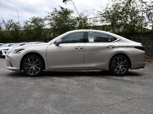 New 2025 Lexus ES 350 w/ Premium Package image 4