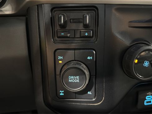 Used 2024 Ford F250 XL w/ STX Appearance Package AWD/4WD image 31