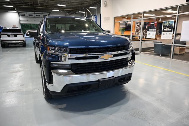Used 2019 Chevrolet Silverado 1500 LT w/ All-Star Edition AWD/4WD image 3
