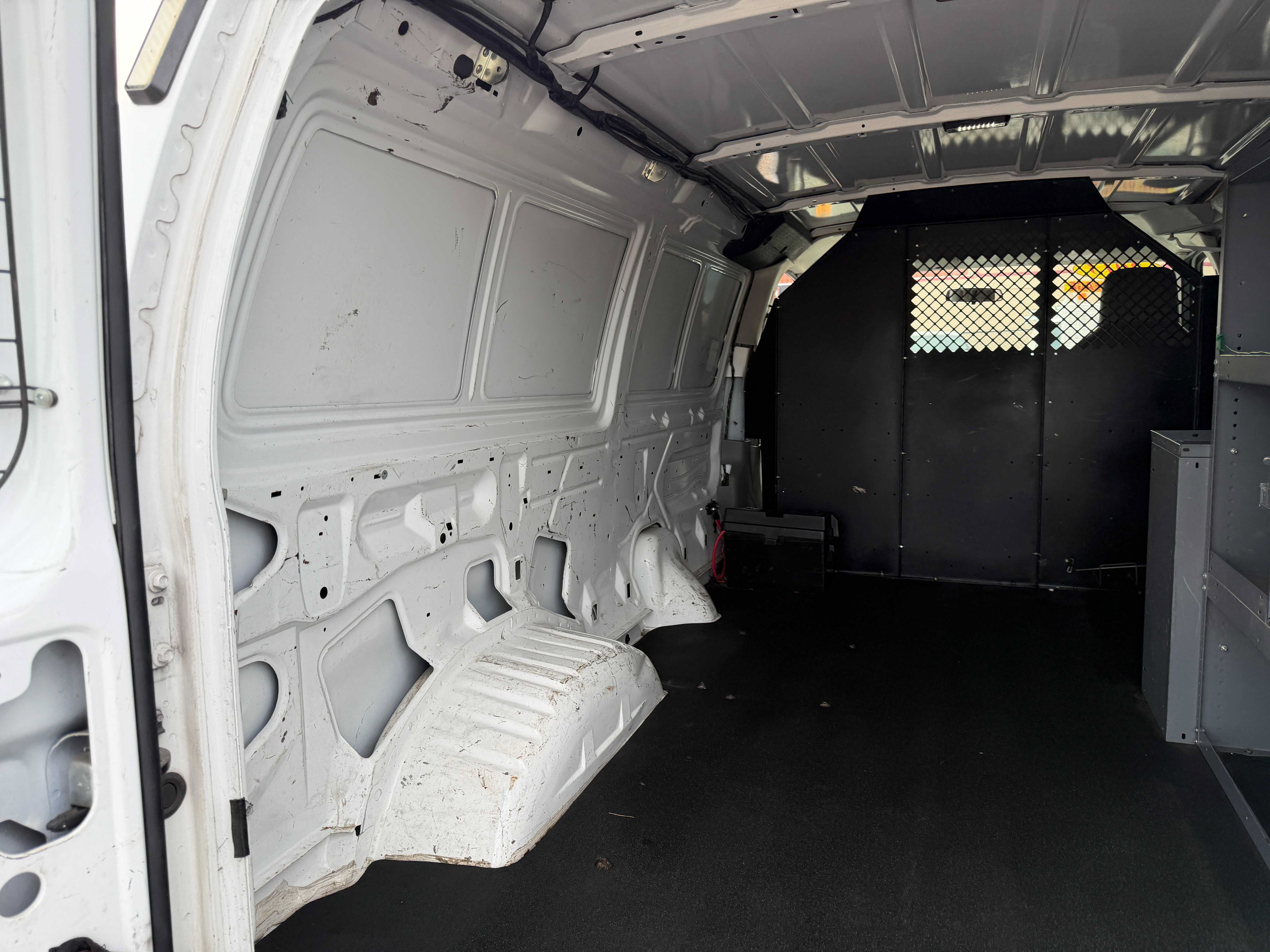 Used 2013 Ford E-150 and Econoline 150 RWD image 11