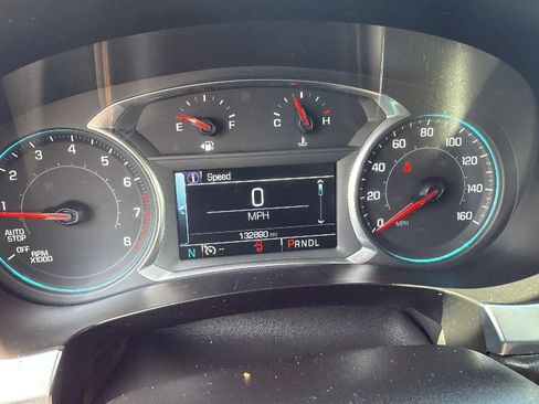 Used 2018 Chevrolet Traverse LT FWD image 17