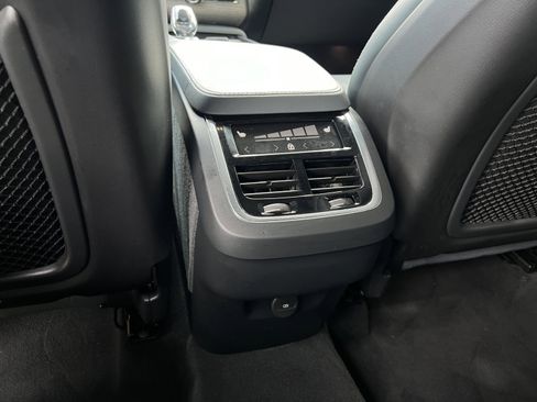 Used 2024 Volvo XC90 B6 Ultimate w/ Protection Package Premier AWD/4WD image 16