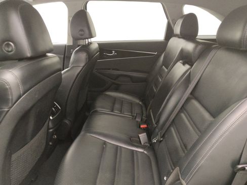 Used 2019 Kia Sorento EX image 18