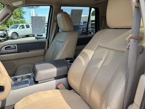 Used 2014 Ford Expedition XLT w/ Equipment Group 202A RWD image 12