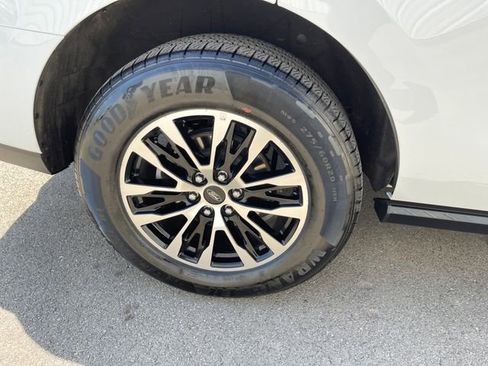 Used 2025 Ford Expedition Platinum AWD/4WD image 49