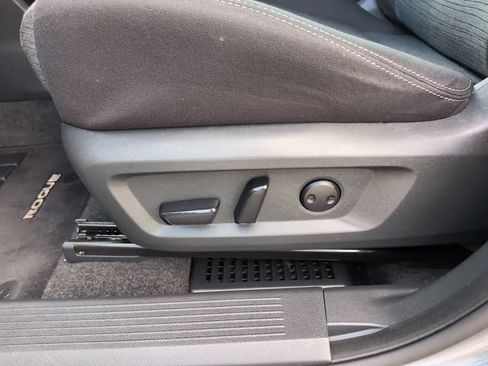 Used 2023 Nissan Rogue SV AWD/4WD image 12