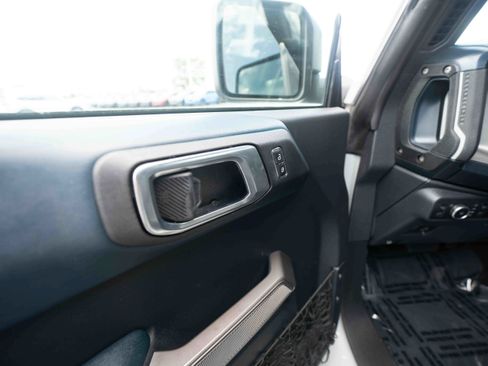 Used 2022 Ford Bronco Outer Banks AWD/4WD image 7