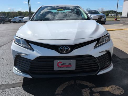 Used 2021 Toyota Camry LE AWD/4WD image 4