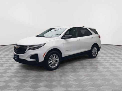 Used 2023 Chevrolet Equinox LS w/ LS Convenience Package AWD/4WD image 32