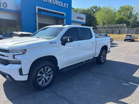 Used 2020 Chevrolet Silverado 1500 RST image 2