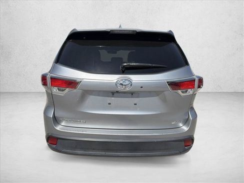 Used 2015 Toyota Highlander XLE FWD image 4