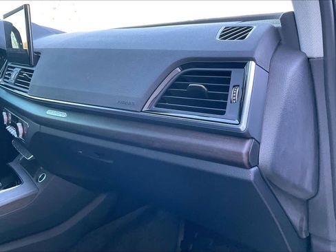 Used 2023 Audi Q5 2.0T Premium w/ Convenience Package image 18