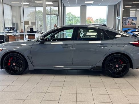 Used 2024 Honda Civic Type R image 5
