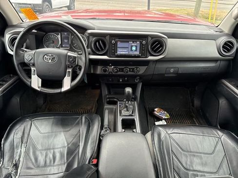 Used 2019 Toyota Tacoma SR5 image 17
