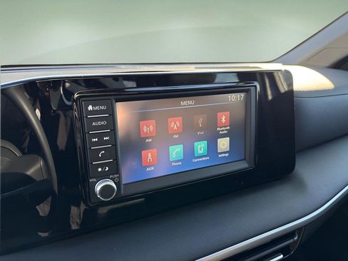 Certified 2025 Nissan Kicks S image 13