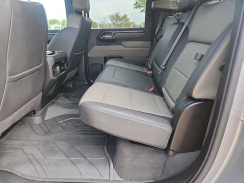 Used 2025 Chevrolet Silverado 2500 ZR2 image 25