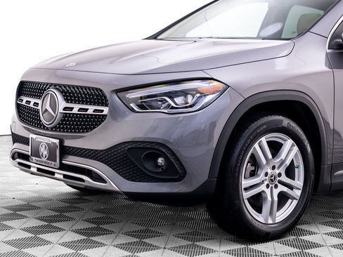 Used 2023 Mercedes-Benz GLA 250 4MATIC w/ Premium Package image 40