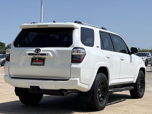 Used 2023 Toyota 4Runner SR5 Premium w/ Moonroof Package RWD image 4