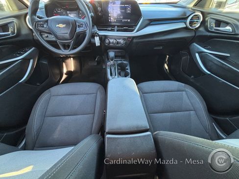 Used 2024 Chevrolet Trax LS w/ LS Convenience Package image 16