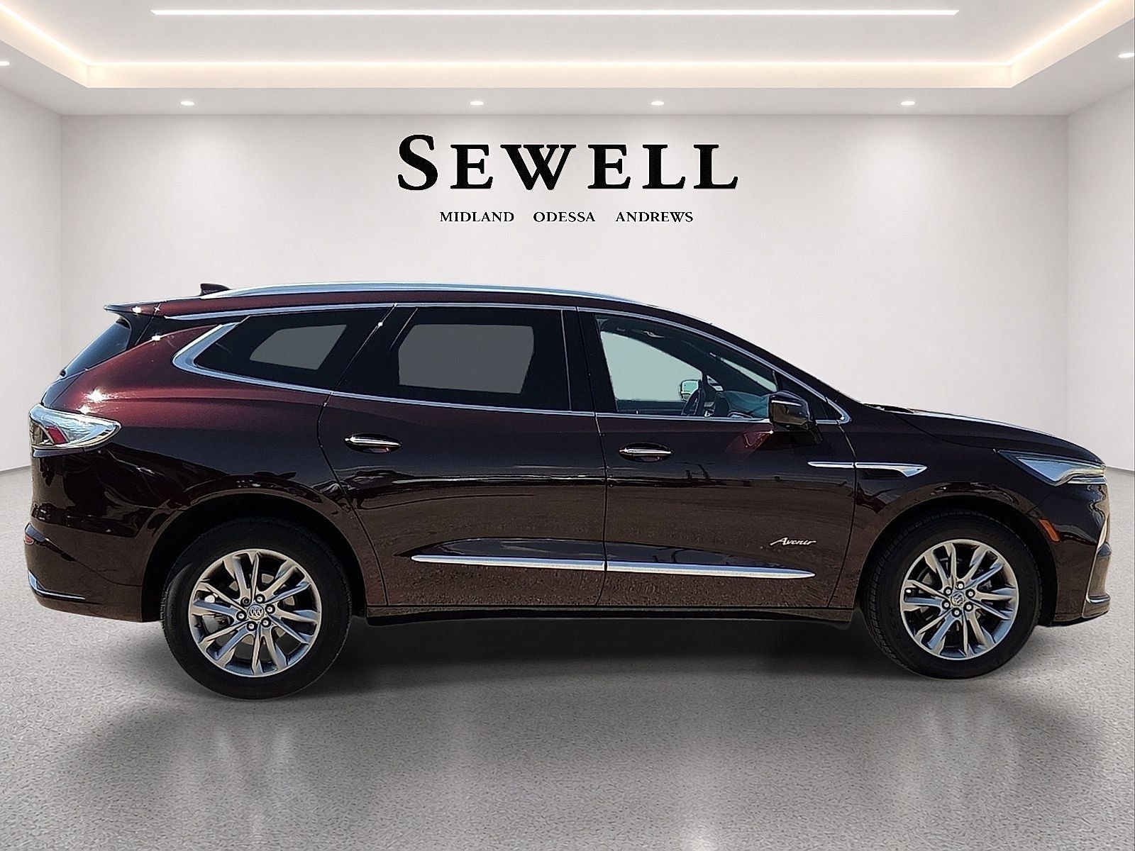 Used 2023 Buick Enclave Avenir AWD/4WD image 5