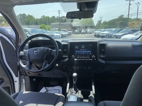 Used 2022 Nissan Frontier S w/ Technology Package image 18