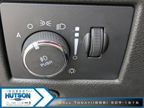 Used 2021 Jeep Grand Cherokee Laredo X image 27