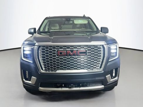 Used 2021 GMC Yukon Denali w/ Denali Premium Package AWD/4WD image 2