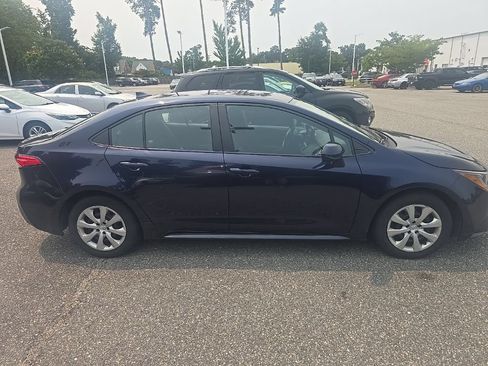 Used 2023 Toyota Corolla LE FWD image 4