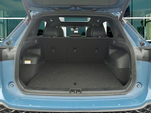 Certified 2025 Volkswagen Tiguan SE R-Line AWD/4WD image 8