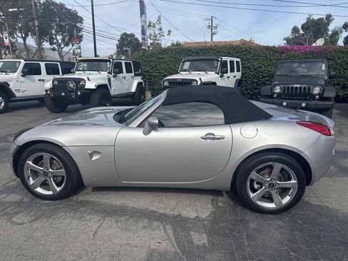 Used 2008 Pontiac Solstice Convertible w/ Premium Package RWD image 16