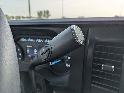 New 2025 Ford F350 XLT image 12
