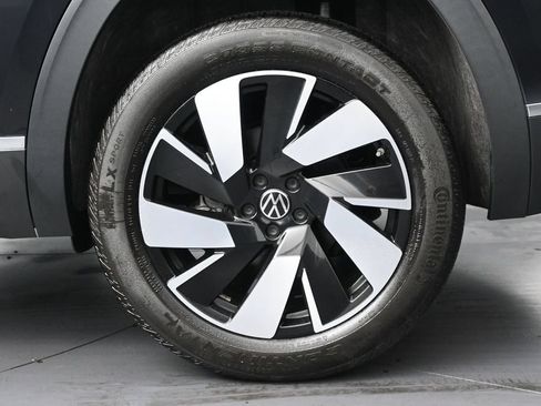 Used 2024 Volkswagen Atlas Cross Sport SEL AWD/4WD image 36