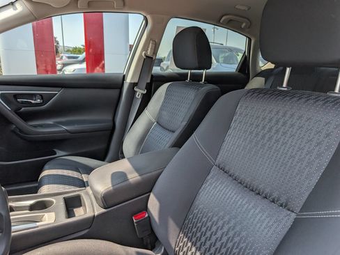 Used 2016 Nissan Altima 2.5 SV FWD image 7