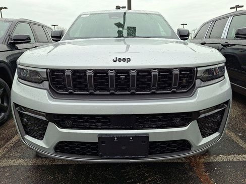 New 2026 Jeep Grand Cherokee Limited Reserve image 2