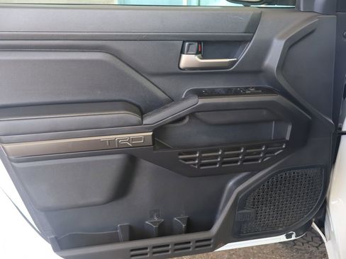 Used 2024 Toyota Tacoma TRD Off-Road w/ TRD Off Road Premium Package image 19