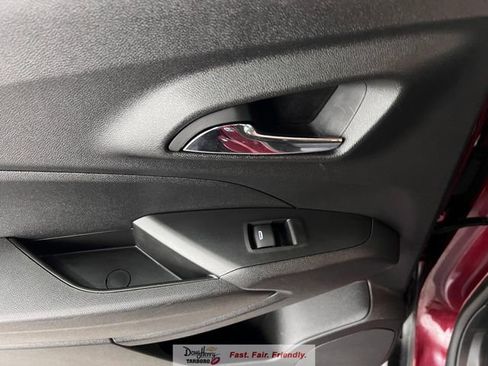 Used 2025 Chevrolet Trax LT image 27