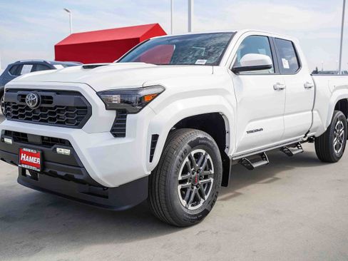 New 2026 Toyota Tacoma TRD Sport image 3