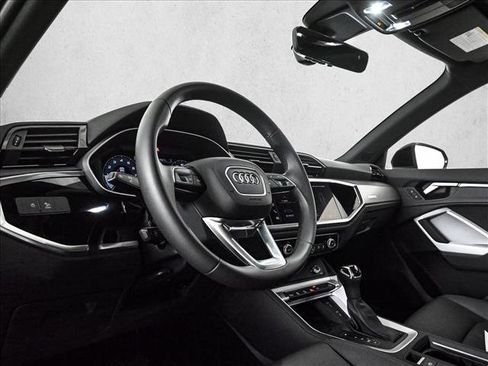 Certified 2025 Audi Q3 2.0T Premium w/ Convenience Package image 10