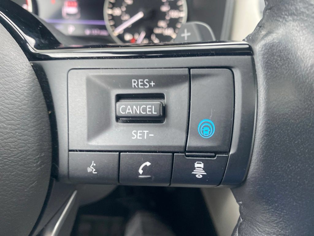 Used 2023 Nissan Rogue SL AWD/4WD image 9