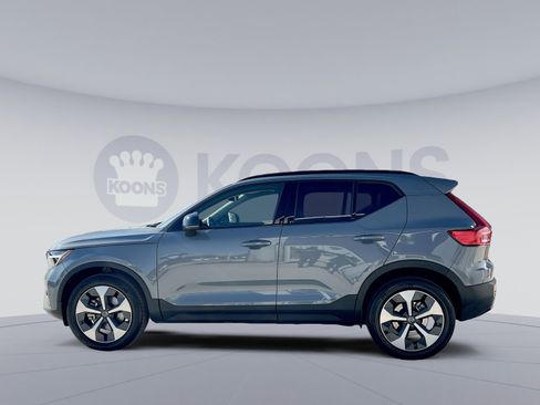 Certified 2023 Volvo XC40 B5 Plus w/ Protection Package Premier image 2