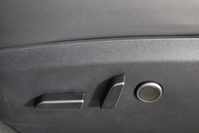 Used 2023 Tesla Model Y 2WD image 18