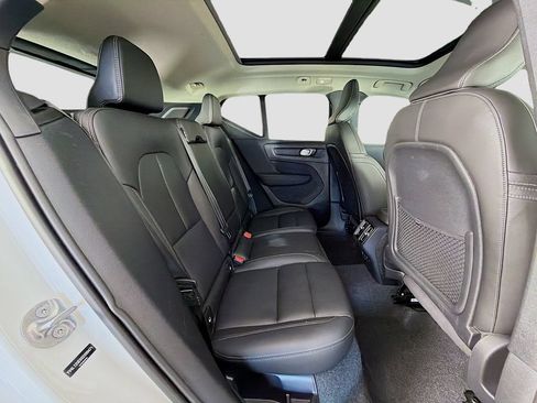 Used 2025 Volvo XC40 B5 Plus AWD/4WD image 28