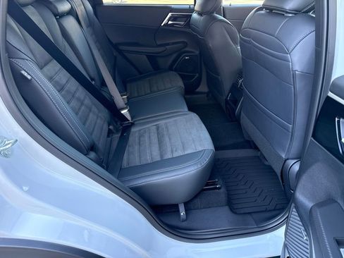 New 2026 Mitsubishi Outlander AWD image 31