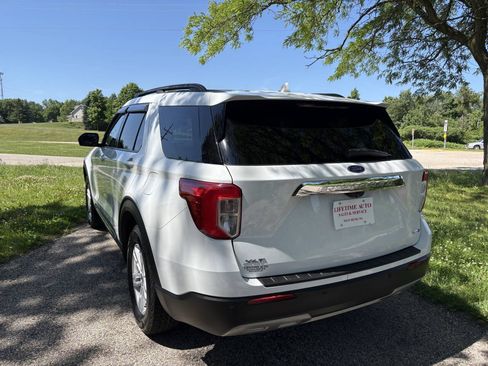 Used 2020 Ford Explorer XLT w/ Equipment Group 202A AWD/4WD image 3