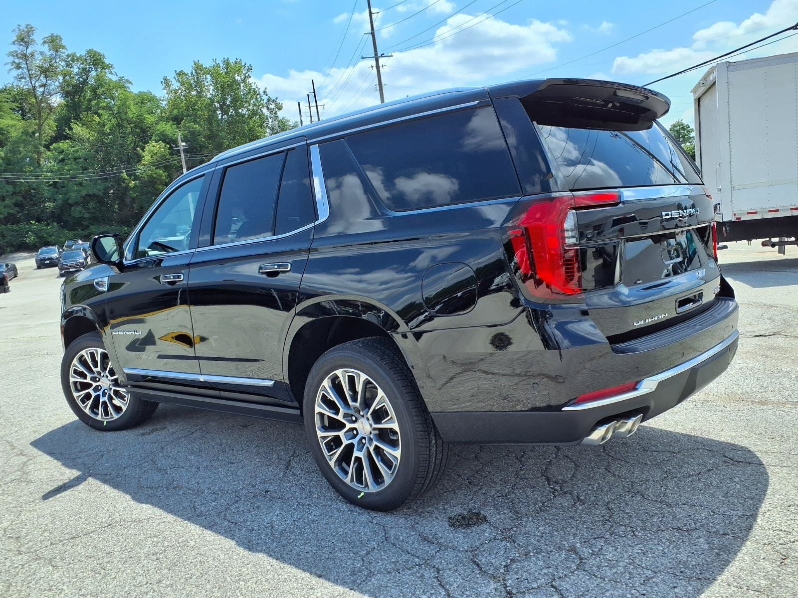 New 2026 GMC Yukon Denali w/ Denali Reserve Package AWD/4WD image 24