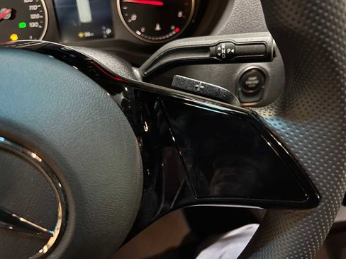 Used 2025 Mercedes-Benz Sprinter 2500 image 25