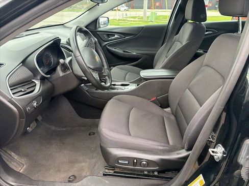 Used 2023 Chevrolet Malibu LT w/ Midnight Edition FWD image 4