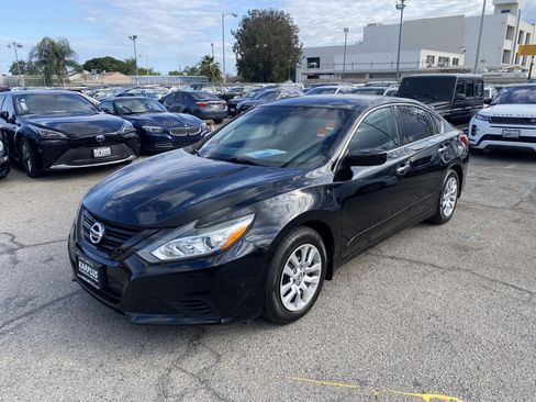 Used 2017 Nissan Altima 2.5 S w/ Power Driver Seat Package FWD image 2