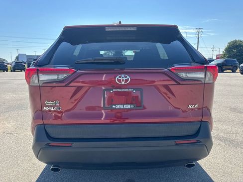 Used 2020 Toyota RAV4 XLE w/ Convenience Package FWD image 5