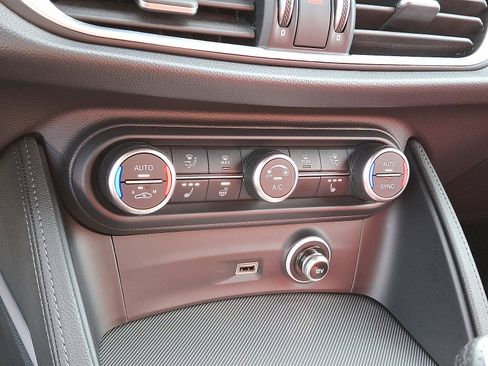 Used 2023 Alfa Romeo Stelvio Veloce image 16